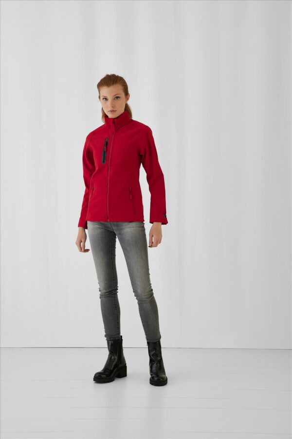 Dames 3-laags softshell jas. Light Pack Concept: regen/windbescherming + lichtgewicht + klein opvouwbaar.