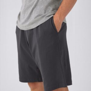 Sport broek met elastische tailleband.