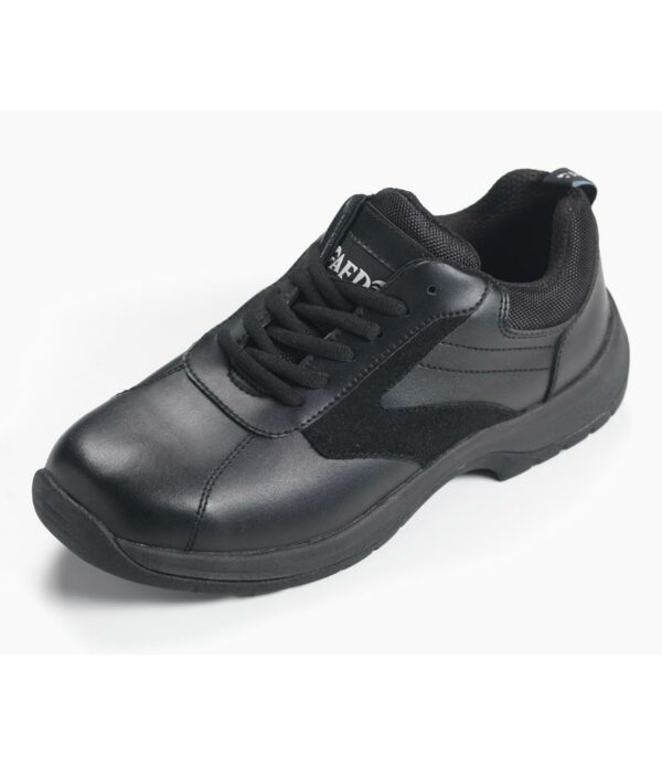 Anti-bacterial polyester mesh lining. SRC slip resistant sole. Padded tongue and collar. Black laces.
