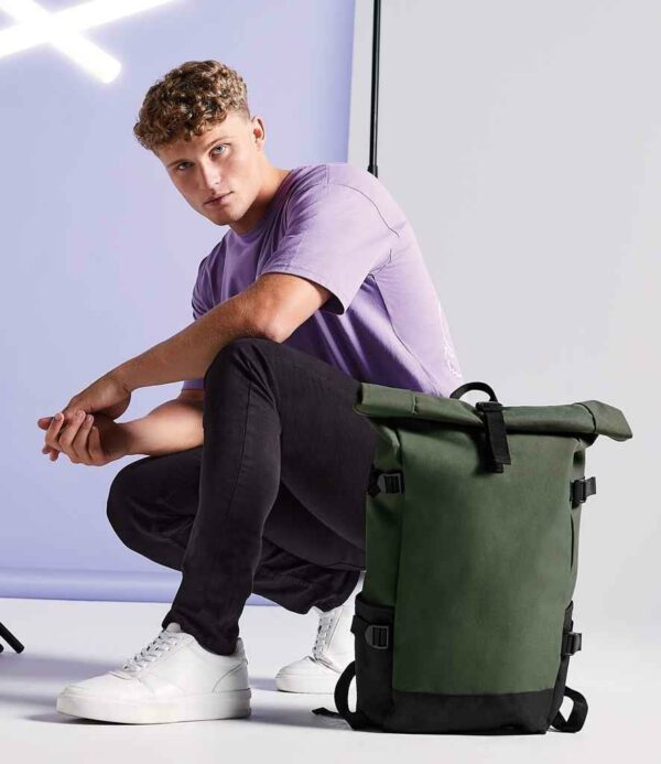 "Padded adjustable shoulder straps. Compression straps. Roll-top closure. Padded back panel. Padded laptop compartment. Internal zip valuables pocket. Easy access side pockets. Laptop compatible up to 17'"". Tear out label. Capacity 22 litres."