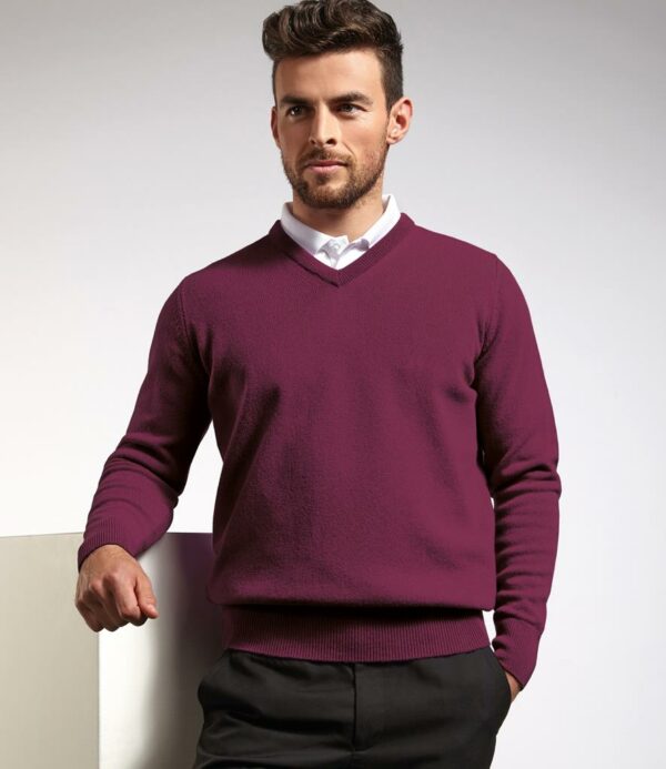 "15 gauge. Set in sleeves. Breathable. Ribbed knit neck
