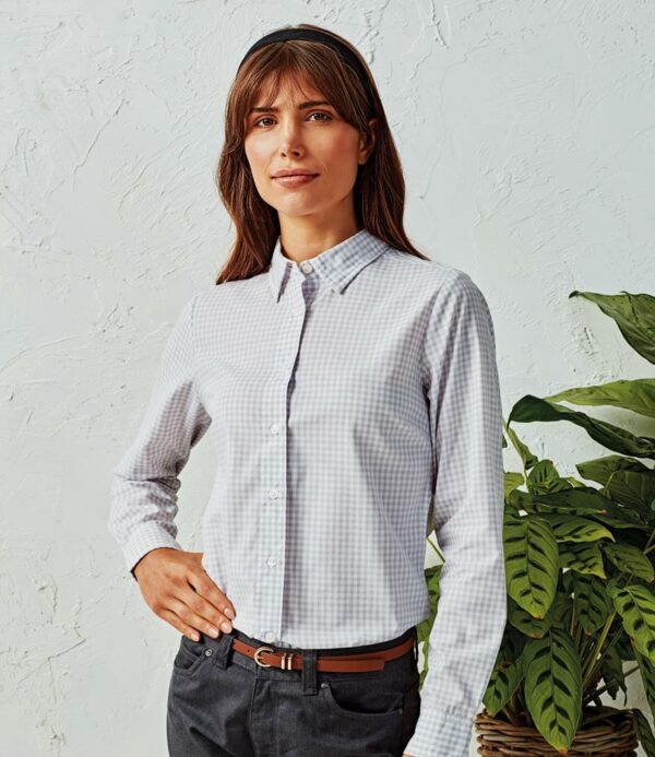 "Easy care fabric. Gingham check. Modern fit. Narrow soft