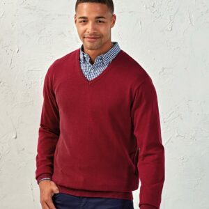 12 gauge.Easy care.Fine knit.Set in sleeves.Soft feel and contemporary styling.Machine washable at 40°C.