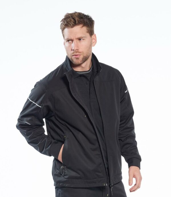 Mesh lining. Showerproof and windproof. Full length Ezee™ reverse zip. Media pocket. Two front zip pockets. Reflective trim on arms. Contrast panels on black/zoom grey. Quick dry elastic bound cuffs. Adjustable drawcord hem. Curved back hem.