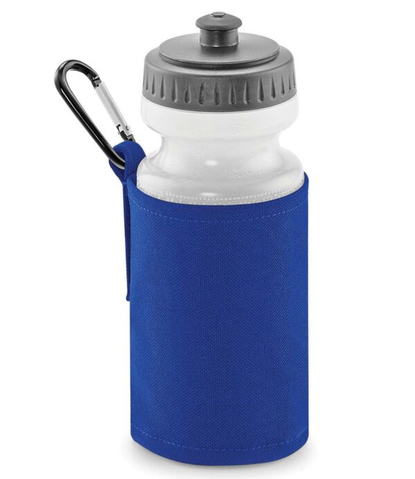 500ml BPA free soft water bottle included. Soft pull up drink nozzle with screw on cap. Ergonomic easy grip neck. Wide neck opening for easy filling and cleaning. Belt loop and carabiner clip. Capacity 0.5 litre.