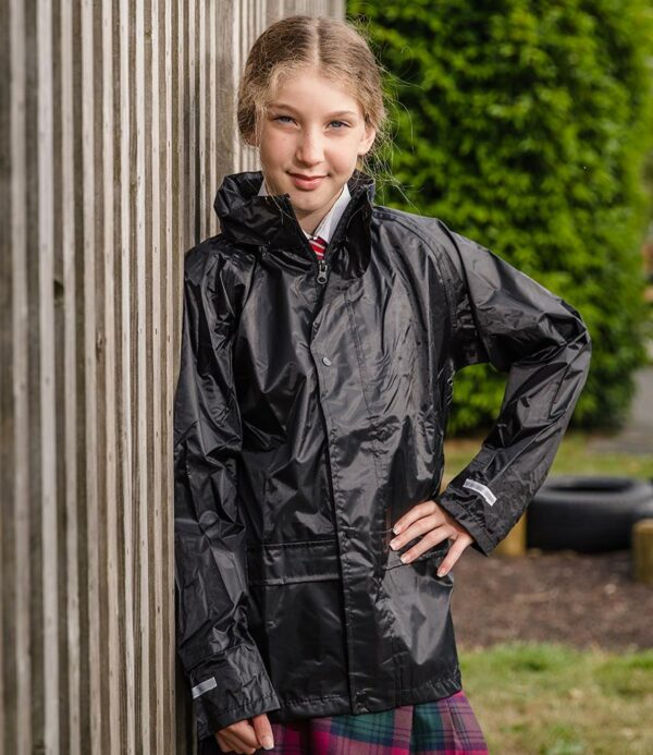 Waterproof 2000mm with taped seams. Windproof. Concealed hood. Full length zip with studded storm flap. Two front pockets. Mesh ventilation panel on back. Inner elasticated cuffs. Adjustable drawcord at hem - EN14682 compliant. Cut out label.