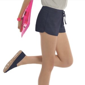 Dames shorts in een hernieuwde retrolook met afgeronde onderzoom.