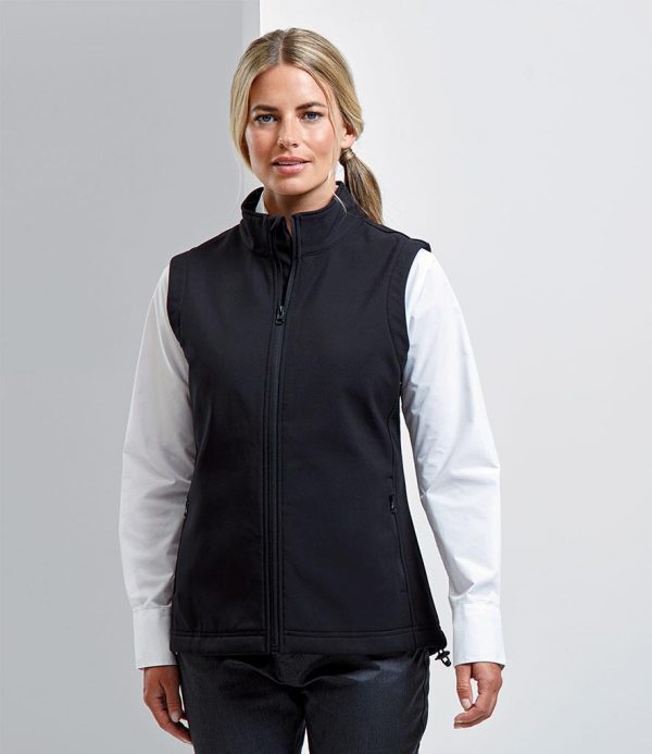 100% recycled polyester.Bonded fleece inner.Easy care fabric.Shower and wind resistant.Full length zip with chin guard.Two front zip pockets.Two inner patch pockets.Elasticated drawcord hem.